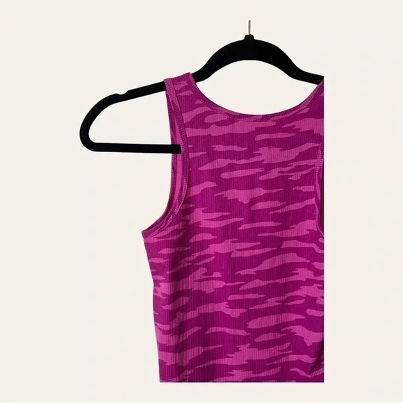 0027W. UNDER ARMOR TANK TOP PINK CAMO IN COLOR SIZE SMALL‎ - Picture 10 of 11